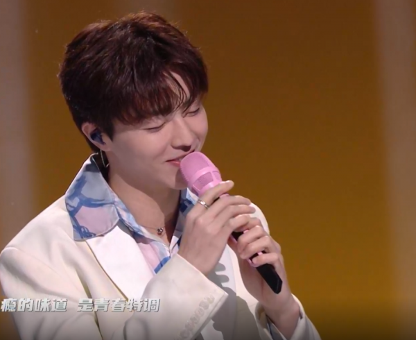 眾星年貨晚會：鞠婧禕半永久搶鏡，張韶涵髮型失敗，言承旭疲倦