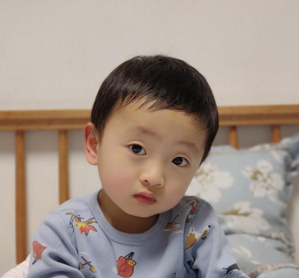 2K直屏旗艦級水桶機 realme真我GT2Pro緞黑測評