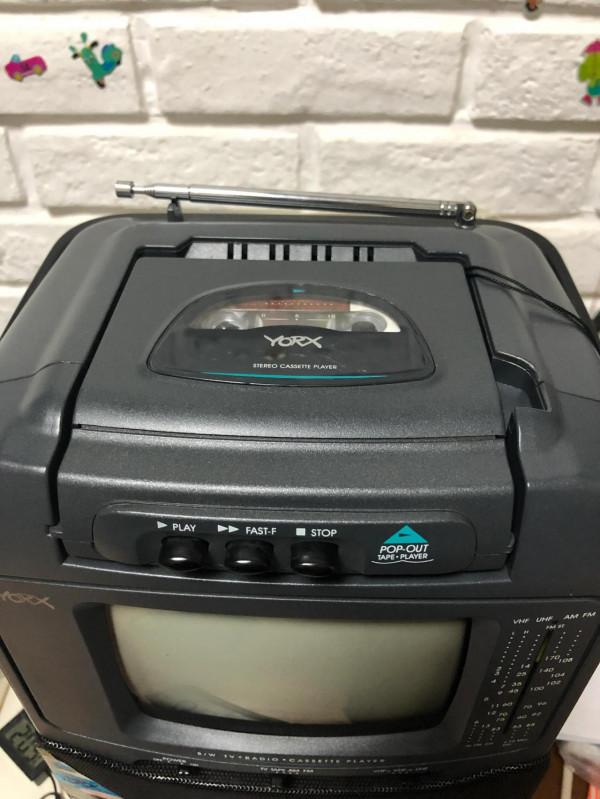 黑白電視機的天花板三用一體機