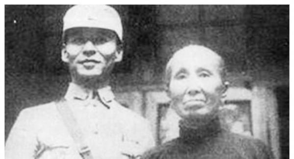 雙槍老太婆被判槍決，周總理親自出面求情，主席：善待她的家人