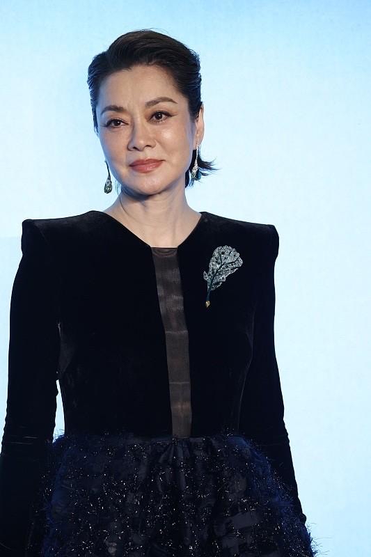 毛阿敏從容面對衰老,穿黑色長裙梳大背頭,皺紋明顯氣場仍強大 毛阿敏從容面對衰老,穿黑色長裙梳大背頭,皺紋明顯氣場仍強大