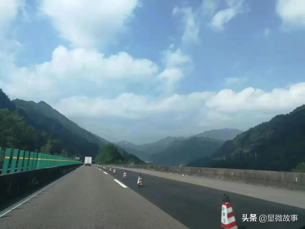 那些在路上的老年人:在景區找不到廁所、不會手機買票 那些在路上的老年人:在景區找不到廁所、不會手機買票