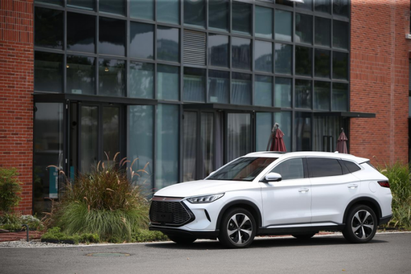 比亞迪新能源車賣這麼火 長城吉利長安是不是該緊張了？