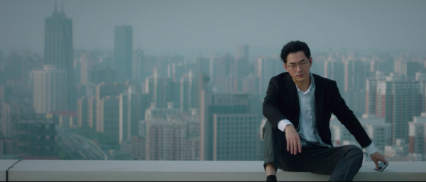 看了兩集《盛裝》，我心生感慨，國產劇都這麼拍，早追上美劇了