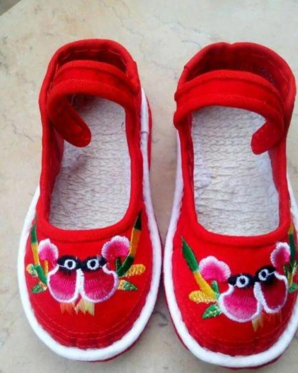 鄉土作家袁炳綱散文《布鞋情結》