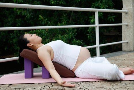 一會兒說多喝水，一會兒說少喝水，懷孕之後連喝水都這麼難了嗎？