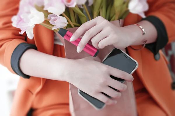 你抽的電子煙,讓這個湖南老闆身家640億 你抽的電子煙,讓這個湖南老闆身家640億