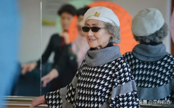 她是南京大屠殺倖存者,90歲塗口紅,穿高跟鞋,活得比90後還美 她是南京大屠殺倖存者,90歲塗口紅,穿高跟鞋,活得比90後還美