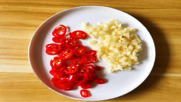 1個白蘿蔔加土豆，28年來頭一次見這做法，掀開蓋子流口水了，香