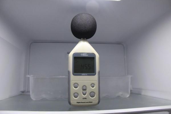 我家新買了風冷冰箱：和直冷冰箱對比，有兩處更好，但有三處不足