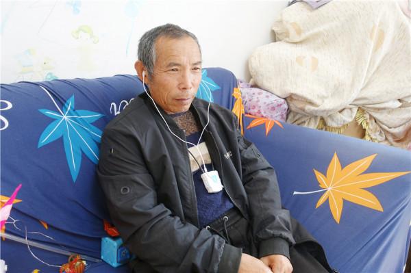 看電視不用調大聲，ARTISTE雅天E1老人無線耳機評測