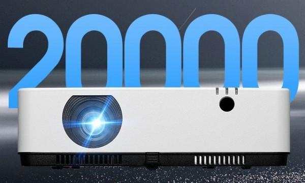 手慢無:3800流明高亮投影怒降500元 手慢無:3800流明高亮投影怒降500元