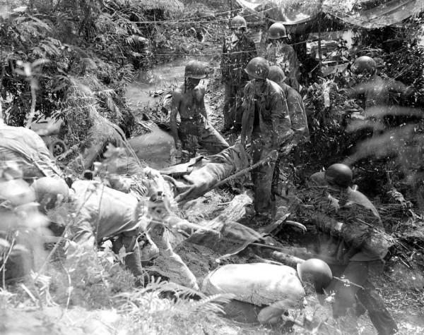 硫磺島:太平洋絞肉機之戰,23000日軍血戰110000美軍,伏屍遍野 硫磺島:太平洋絞肉機之戰,23000日軍血戰110000美軍,伏屍遍野