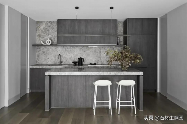 灰色大理石打造的別墅，橫豎都是範