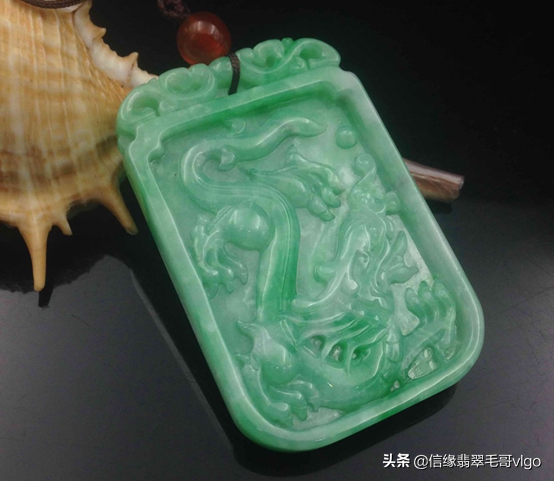 “價效比之王”的白底青翡翠也有真假美猴王之分？