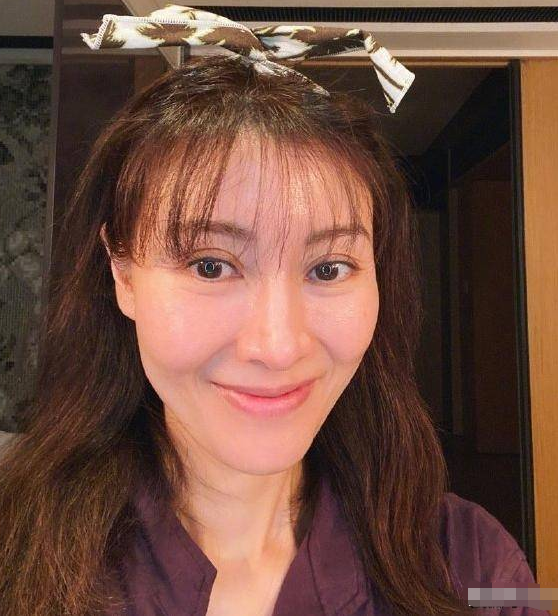 一瘦就顯男相！從熱巴到李嘉欣，女明星還是長點肉好看