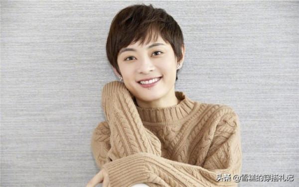 女人過了48歲儘量別留長髮、燙捲髮！推薦這5款髮型，太減齡