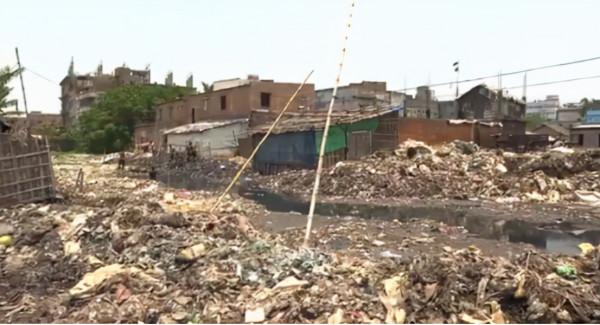 孟加拉國首都變成垃圾廠,生命之後裡沒有一條活魚 孟加拉國首都變成垃圾廠,生命之後裡沒有一條活魚