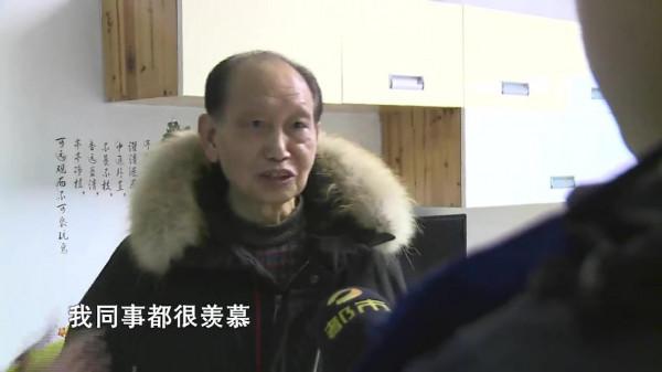 口中的模範夫妻竟各懷鬼胎，繼父大度贈予繼女房子，卻兩年不回家