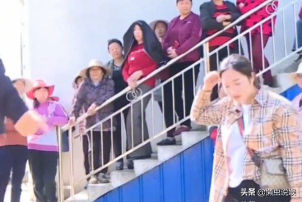 滿月男嬰非親生，丈夫逼問妻子是誰的孩子，妻子：我怎麼知道？