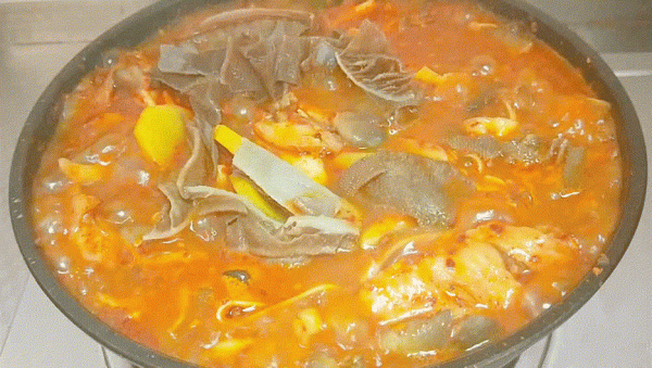 寒冷的冬天，做一份這樣的暖身菜，營養美味，女兒開心，媽媽滿足