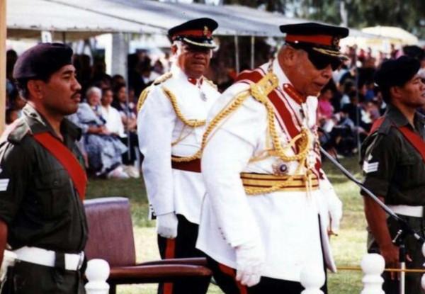 湯加遭遇火山日本伸出援手的背後，是天皇家與湯加王室的數代淵源