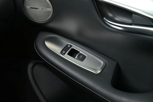 二手英菲尼迪QX50：25萬買中型豪華SUV，四缸堪比六缸穩