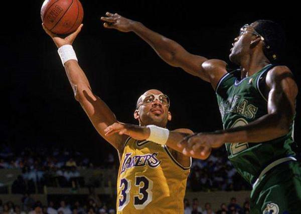 賈巴爾的“天勾”傳奇人生(二) 賈巴爾的“天勾”傳奇人生(二)