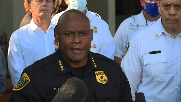 美頂流歌手演唱會煽動狂歡致8人被踩死!目擊者:他邊唱邊看人死 美頂流歌手演唱會煽動狂歡致8人被踩死!目擊者:他邊唱邊看人死