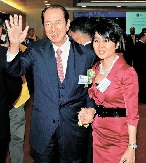 搞定何超瓊後，梁安琪又搞定陳婉珍，兩人一起去上海看奚夢瑤女兒