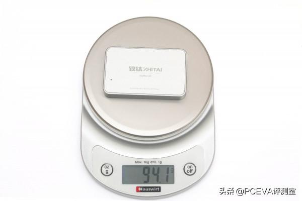 輕便堅固：致鈦木星10移動SSD評測