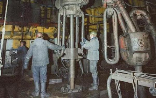 蘇聯企圖挖穿地球，花費24年結果如何？人類能挖穿地球嗎？