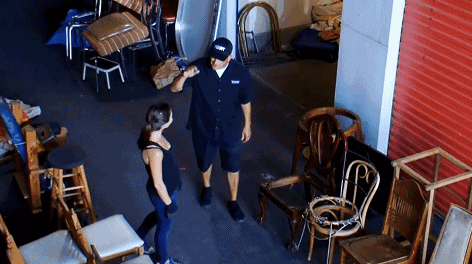 花3千塊買個倉庫，第二天咋就躺賺了4500萬？