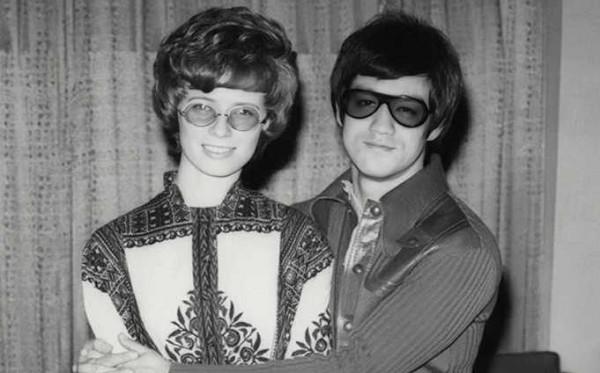 娶了自己學生的幾位大明星，他們的故事比想象中更加精彩