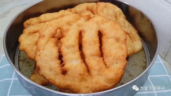 早餐餅這樣做才香,鍋裡一炸,個個鬆軟不吸油,我家一週吃五次 早餐餅這樣做才香,鍋裡一炸,個個鬆軟不吸油,我家一週吃五次