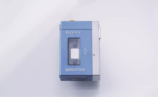 當中年人買了 AirPods，讓我勾起很多回憶