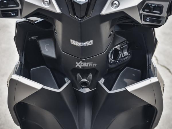 不容置疑的125顏值王 新大洲本田裂行實拍