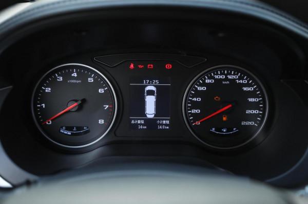 想買10萬以內側滑門MPV，可以看看瑞風M3，空間大、底盤高、省油