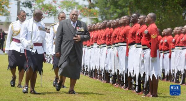 斐濟新總統卡託尼韋雷宣誓就職