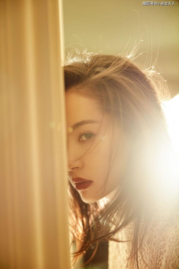 王子文日常穿搭大方美麗 網友們覺得她演技怎樣可評論關注轉發分享