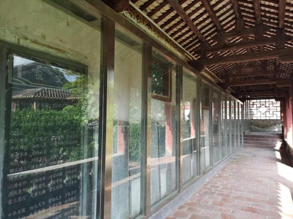 雷州有座千年古祠，全國罕見的五代石人石狗