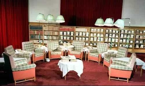 1950年毛主席得知，有官員建二層別墅，怒吼道：拉出去槍斃了