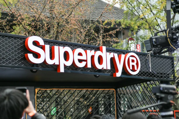 李寧釋出全新高階運動時尚品牌;愛馬仕市值突破1500億歐元…… 李寧釋出全新高階運動時尚品牌;愛馬仕市值突破1500億歐元……