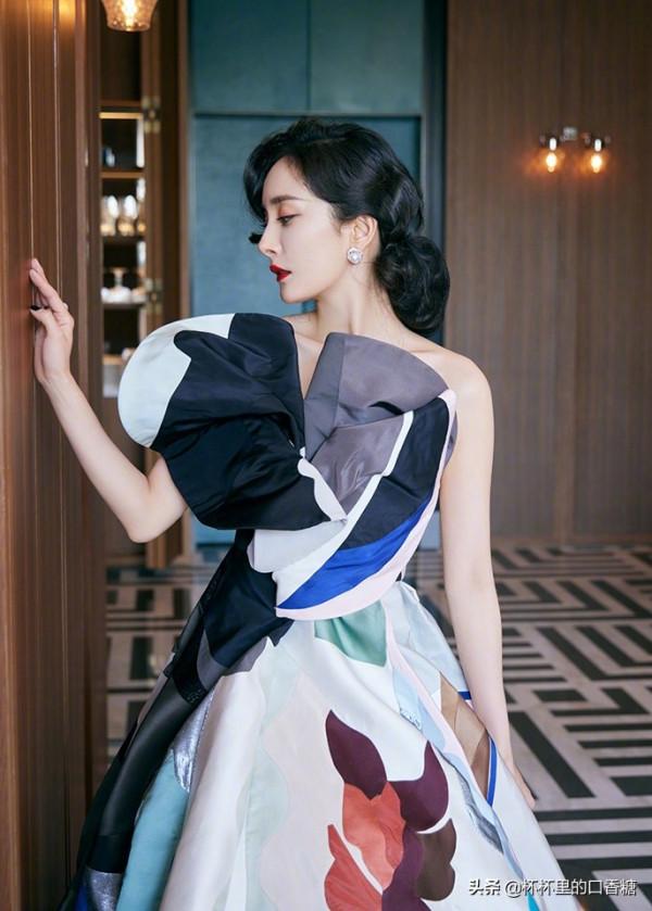 明星紅毯精修vs未修，楊洋生圖一樣帥炸，宋茜生圖瘦超多