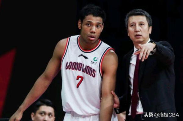 CBA三訊息:上海強援簽證延誤,廣州三巨頭52分,馬力克尷尬走步 CBA三訊息:上海強援簽證延誤,廣州三巨頭52分,馬力克尷尬走步