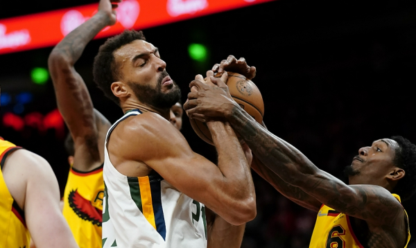 19中10轟30+3,米切爾安心吧!爵士力壓勇士,3連勝搶佔西部第一 19中10轟30+3,米切爾安心吧!爵士力壓勇士,3連勝搶佔西部第一