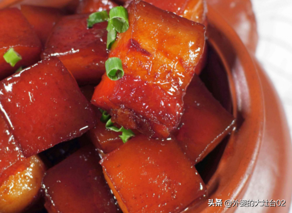 天冷了，遇見這菜多囤點，隨便怎麼做都好吃，孩子說比紅燒肉還香