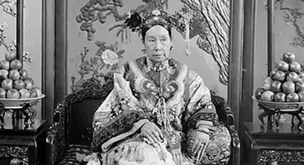 08年北京拍賣會，乾隆裹屍布以6500萬拍賣，2年後價值翻倍至1.3億