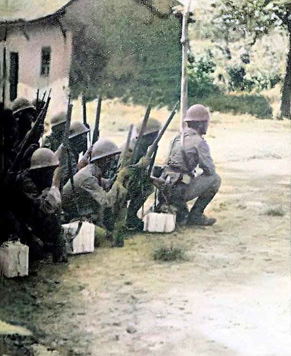 1938年日軍侵略安徽六安的歷史資料,大量的日軍攻入了六安城內 1938年日軍侵略安徽六安的歷史資料,大量的日軍攻入了六安城內