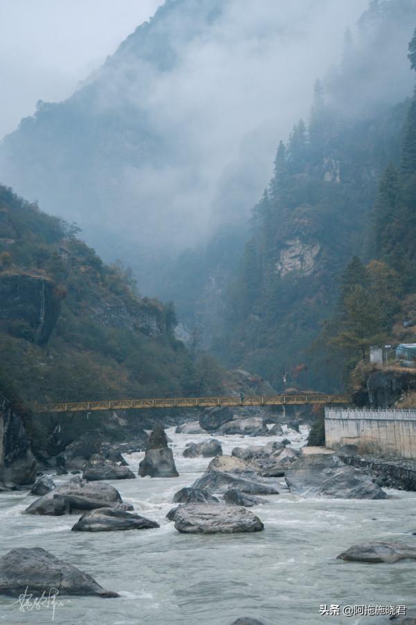 與尼泊爾僅一江之隔的陳塘溝,全程大霧,逃離來到曲登尼瑪冰川 與尼泊爾僅一江之隔的陳塘溝,全程大霧,逃離來到曲登尼瑪冰川